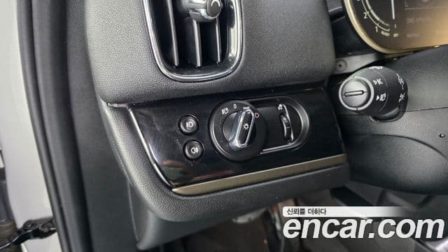 Mini Cooper Countryman 2022 — ფოტო 17/20