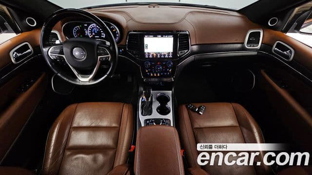 Jeep Grand Cherokee 2020 — ფოტო 7/20