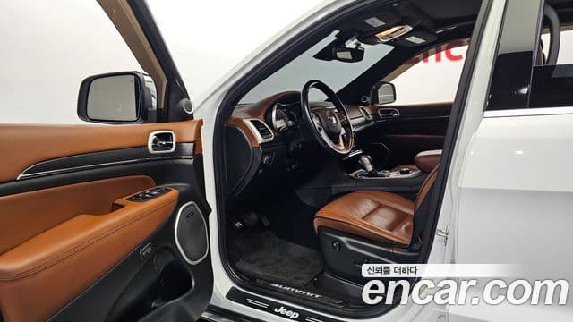 Jeep Grand Cherokee 2020 — ფოტო 10/20