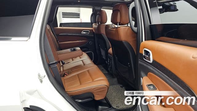 Jeep Grand Cherokee 2020 — ფოტო 11/20