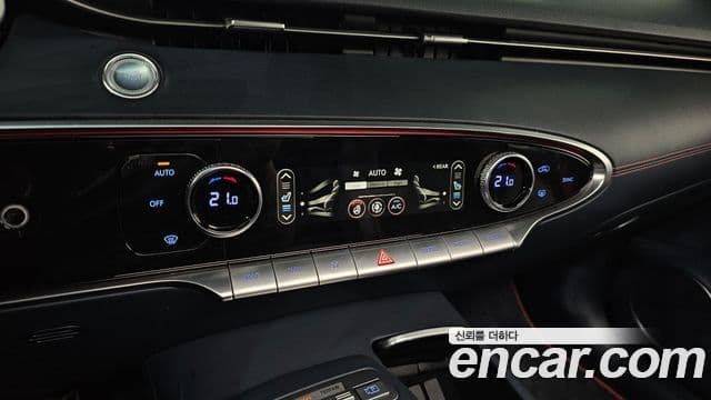 Genesis GV70 2021 — Şəkil 18/20