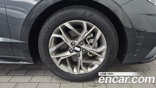 Hyundai Sonata Hybrid 2021 — Photo 27/30