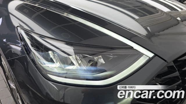 Hyundai Sonata Hybrid 2021 — Photo 5/30