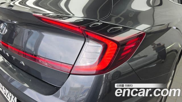 Hyundai Sonata Hybrid 2021 — Photo 18/30