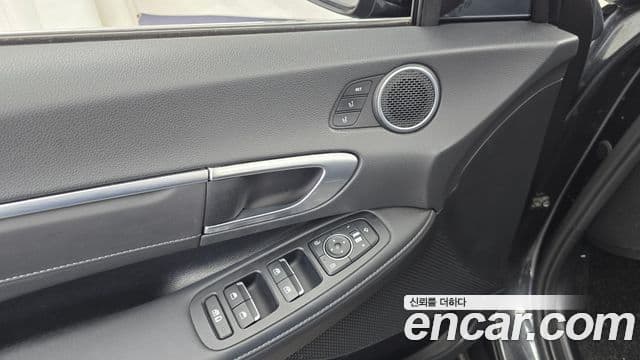 Hyundai Sonata Hybrid 2021 — Photo 25/30