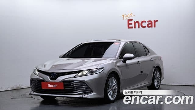 Toyota Camry 2018 — Şəkil 2/20