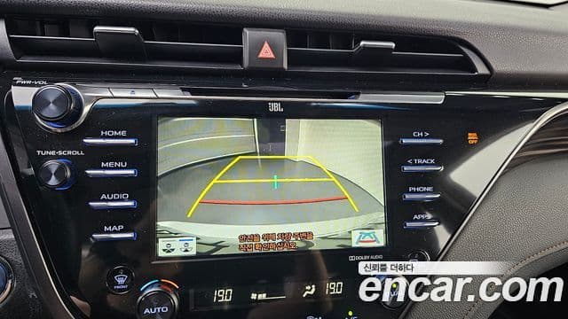 Toyota Camry 2018 — Şəkil 6/20