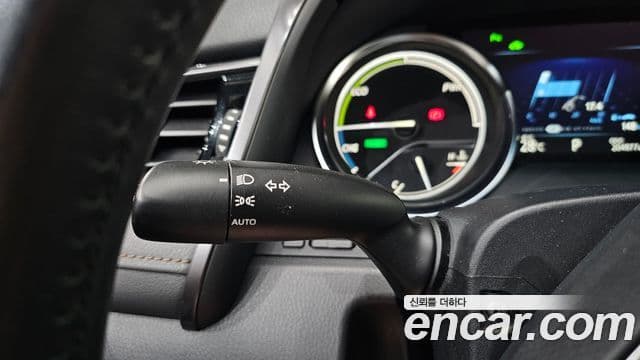 Toyota Camry 2018 — Şəkil 11/20
