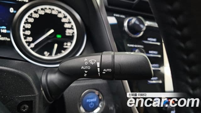 Toyota Camry 2018 — Şəkil 8/20