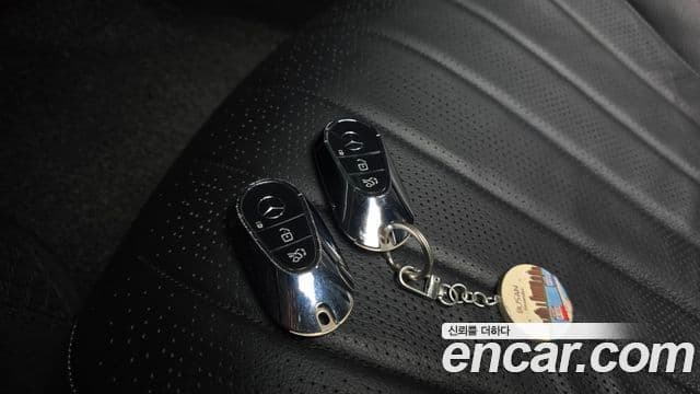 Mercedes-Benz S-Class 2021 — ფოტო 27/32