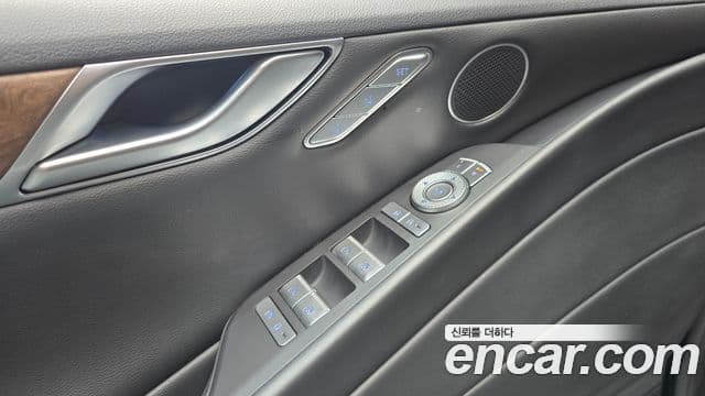 Genesis Electrified G80 2023 — Şəkil 13/20