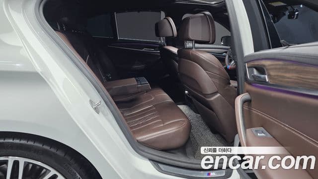 BMW 5 Series 2019 — Фото 10/20