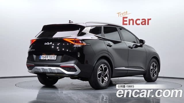 Kia Sportage 2022 — Фото 2/20