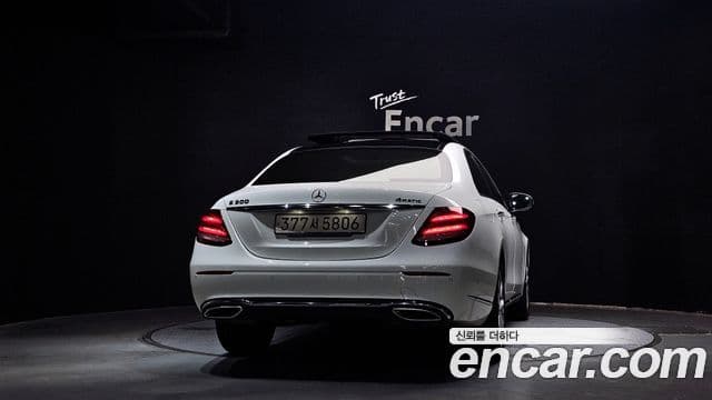 Mercedes-Benz E-Class 2019 — Şəkil 4/20