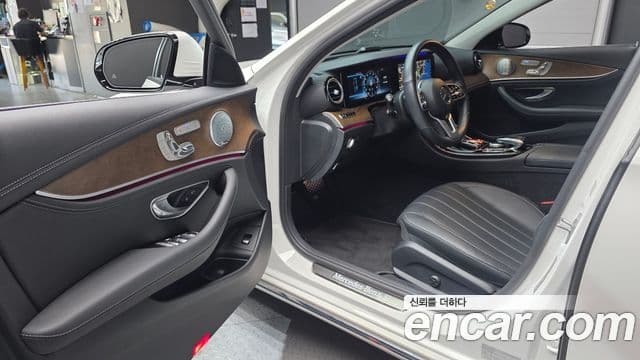 Mercedes-Benz E-Class 2019 — Şəkil 10/20