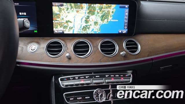 Mercedes-Benz E-Class 2019 — Şəkil 14/20