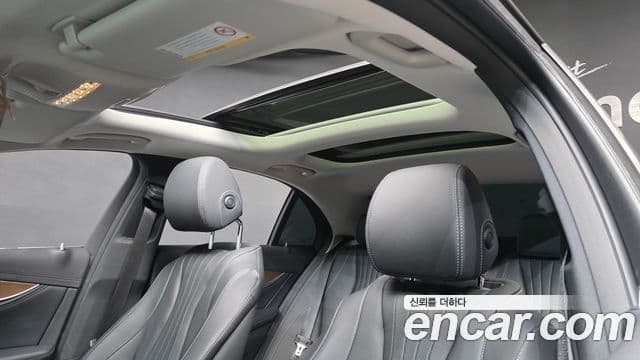 Mercedes-Benz E-Class 2019 — Şəkil 17/20
