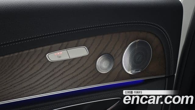 Mercedes-Benz E-Class 2019 — Şəkil 19/20
