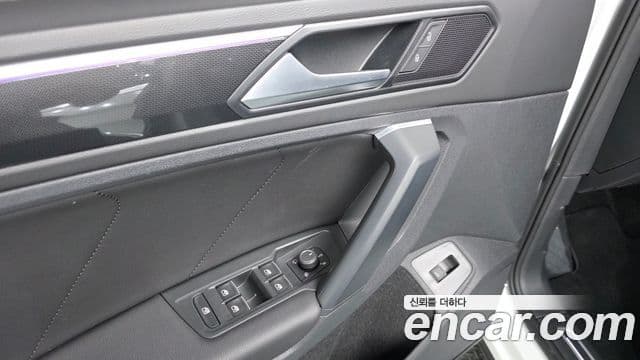Volkswagen Tiguan 2022 — ფოტო 12/20