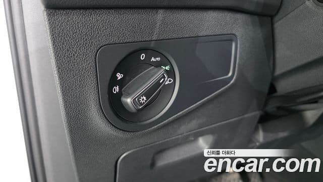 Volkswagen Tiguan 2022 — ფოტო 13/20