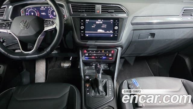 Volkswagen Tiguan 2022 — ფოტო 15/20