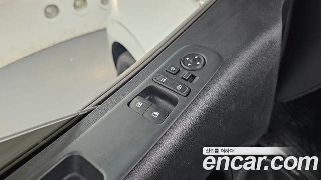 Hyundai Staria 2023 — Фото 19/20