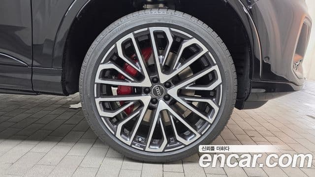 Audi SQ7 2026 — Şəkil 27/33