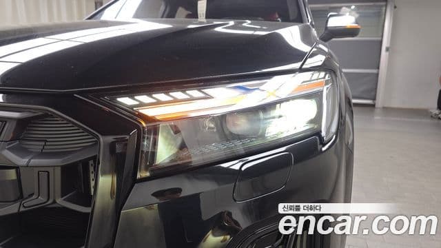 Audi SQ7 2026 — Şəkil 19/33