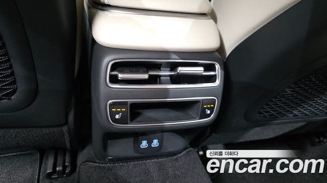 Genesis GV70 2025 — ფოტო 19/20