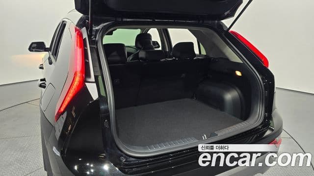 Kia Niro 2024 — Şəkil 16/20