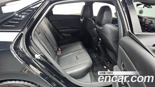 Hyundai The New Avante Hybrid 2022 — Photo 5/20