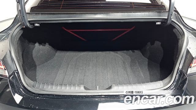Hyundai The New Avante Hybrid 2022 — Photo 1/20