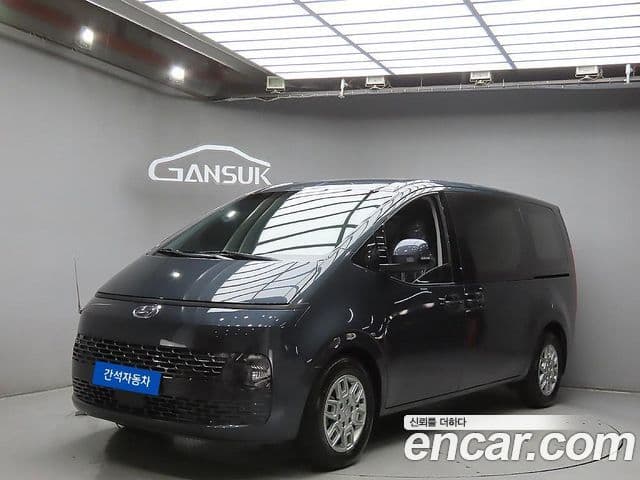 Hyundai Staria 2023 — фото 10 из 20