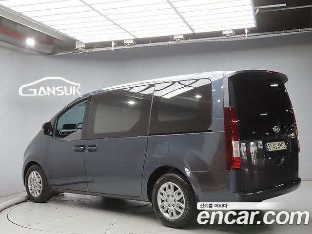 Hyundai Staria 2023 — фото 1 из 20