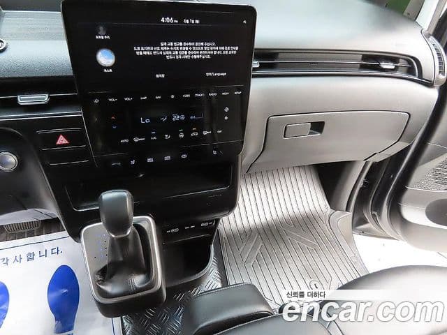Hyundai Staria 2023 — фото 8 из 20
