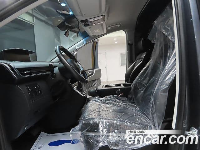Hyundai Staria 2023 — фото 9 из 20