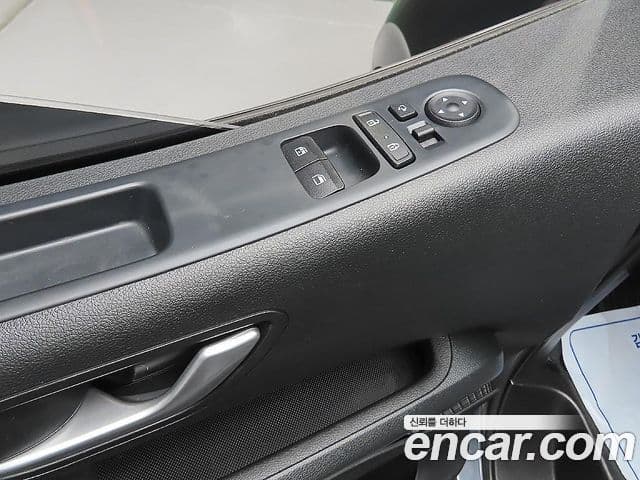 Hyundai Staria 2023 — фото 12 из 20
