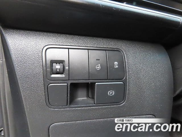 Hyundai Staria 2023 — фото 13 из 20