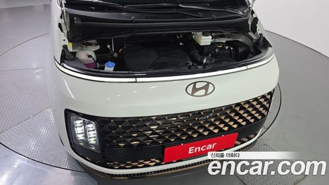 Hyundai Staria 2025 — Photo 15/34