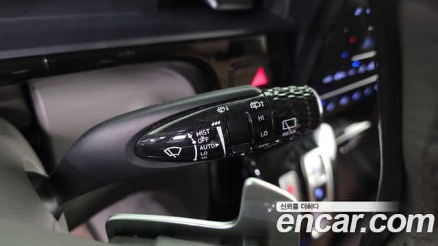 Hyundai Staria 2025 — Photo 27/34