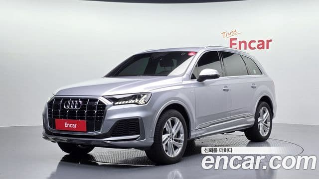 Audi Q7 2021 — Фото 1/20