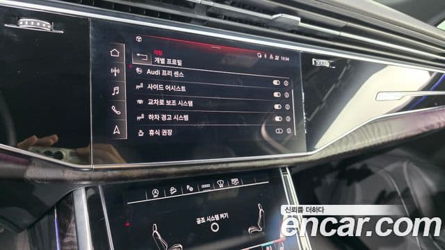 Audi Q7 2021 — Фото 17/20