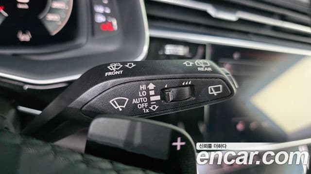 Audi Q7 2021 — Photo 15/34