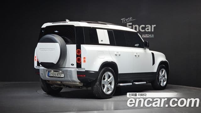 Land Rover Defender 2022 — фото 2 из 20