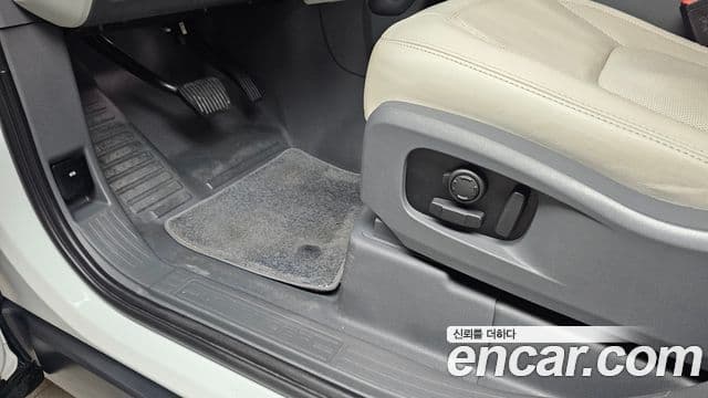 Land Rover Defender 2022 — ფოტო 13/20