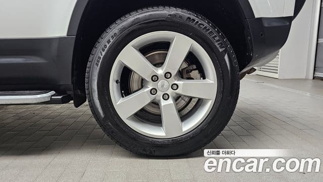 Land Rover Defender 2022 — Photo 11/31