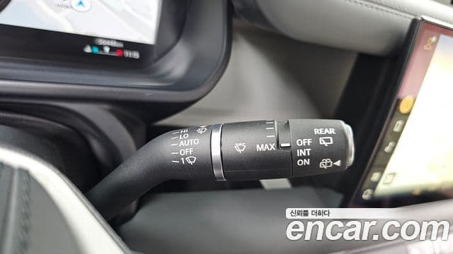 Land Rover Defender 2022 — Photo 28/31