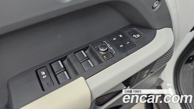 Land Rover Defender 2022 — Photo 10/31