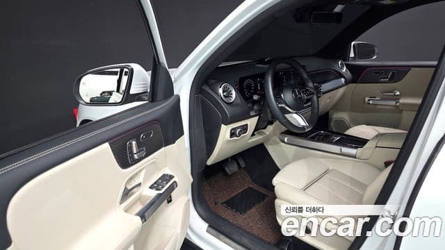 Mercedes-Benz GLB-Class 2024 — Şəkil 10/20