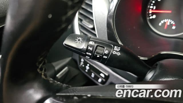 Kia Seltos 2019 — Şəkil 11/30